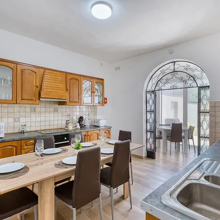 Villa Luxury 4br Terrace & Bbq In St Julians