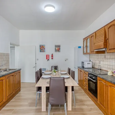 Luxury 4br Terrace & Bbq In St Julians *