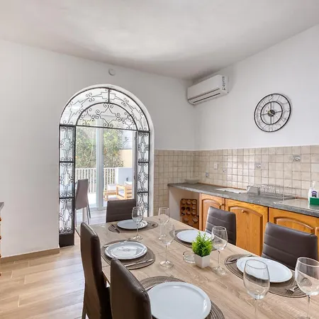 Luxury 4br Terrace & Bbq In St Julians Villa St. Julian's