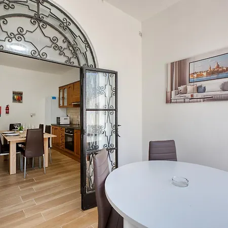 Luxury 4br Terrace & Bbq In St Julians St. Julian's