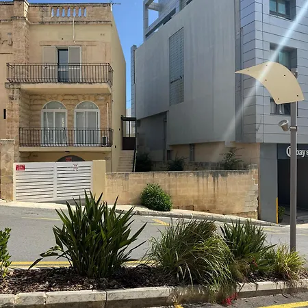 Luxury 4br Terrace & Bbq In St Julians St. Julian's